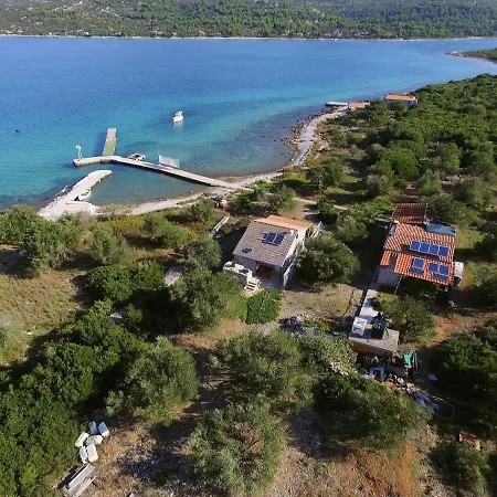 House Zora-3